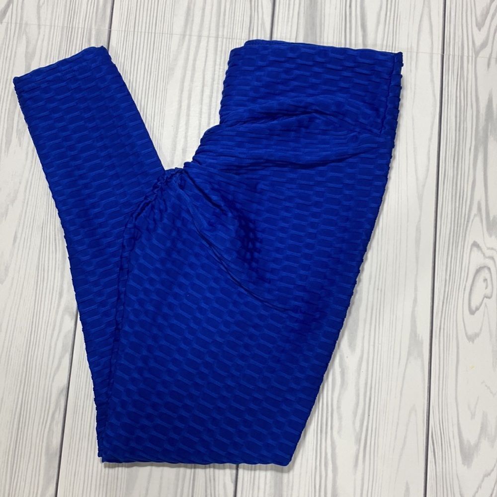 Booty Scrunch Tik Tok Leggings. Size M - Picture 5 of 5